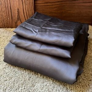 NWOT bamboo King Duvet set